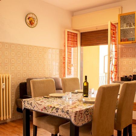 Posto Auto Gratuito Relax A 30 Metri Dal Mare Apartamento Riva Ligure Exterior foto