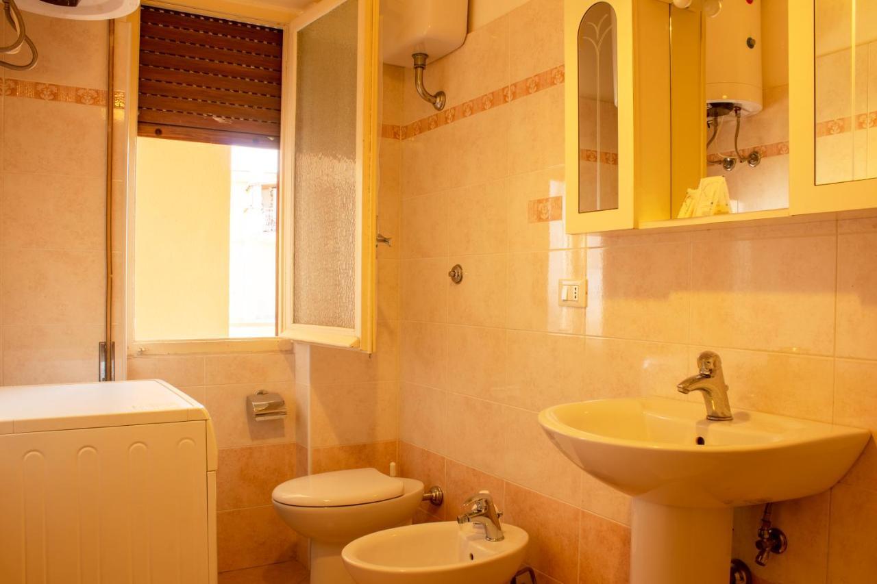 Posto Auto Gratuito Relax A 30 Metri Dal Mare Apartamento Riva Ligure Exterior foto